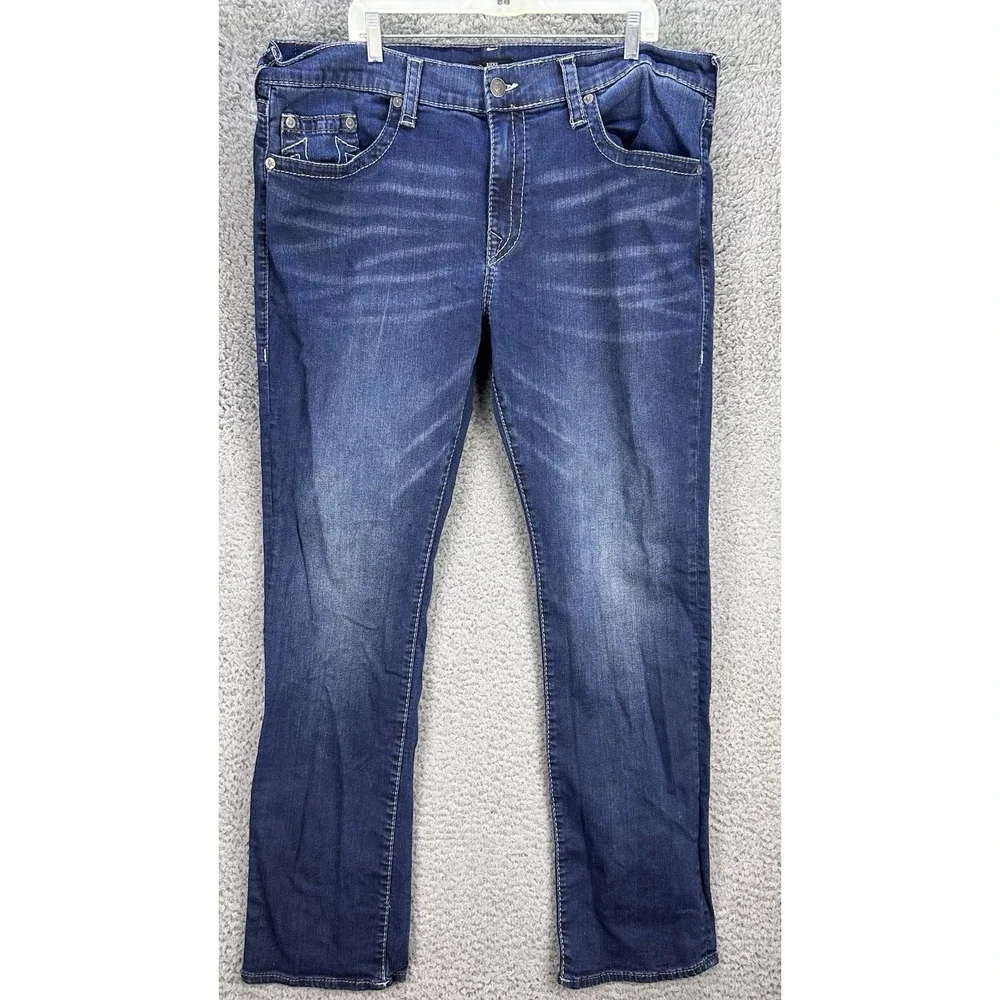 True Religion Jeans Men's Ricky Relaxed Straight Size 42x33 Blue Denim Med Wash